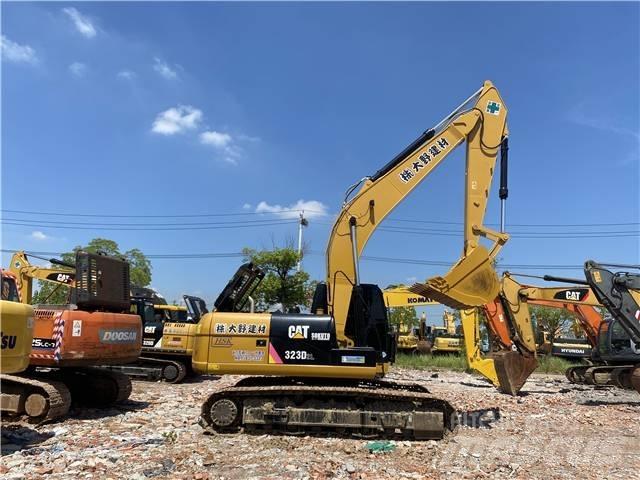 CAT 323D2L Raupenbagger