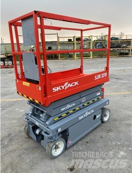 SkyJack SJ III 3219 Scheren-Arbeitsbühnen