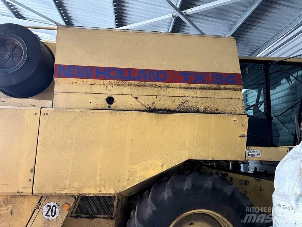 New Holland TX32 Mähdrescher