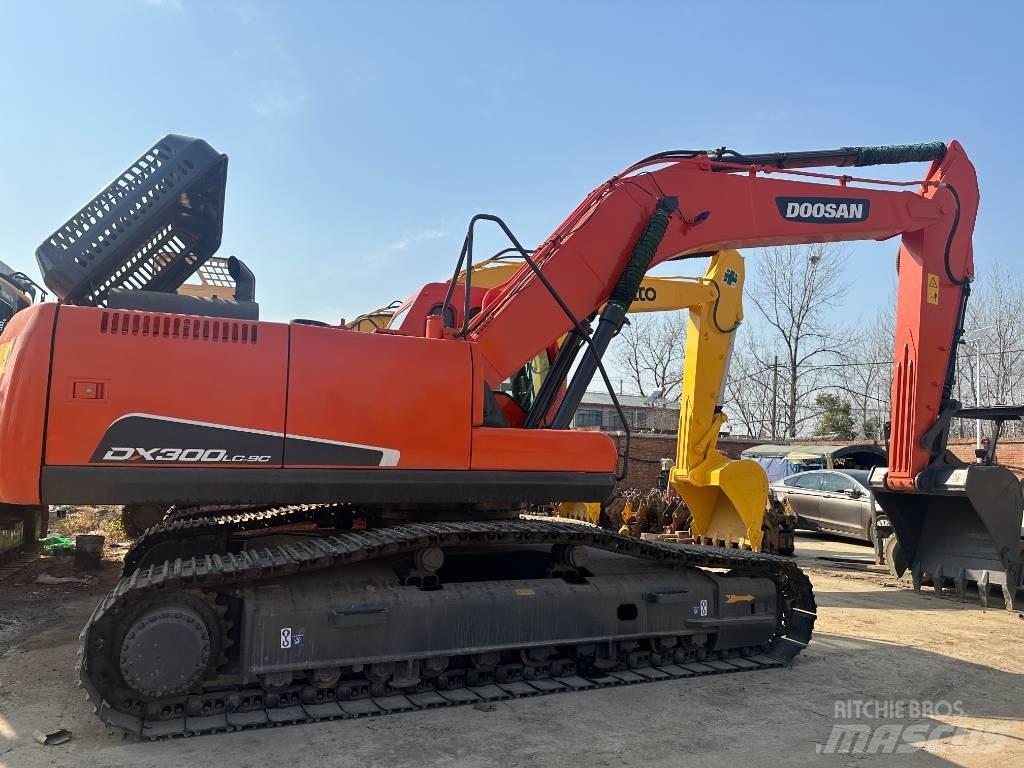 Doosan DX 300 Raupenbagger