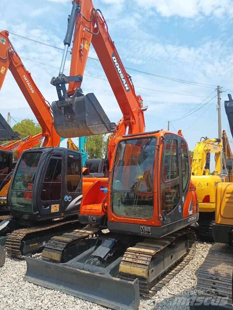 Doosan DX 75 Raupenbagger