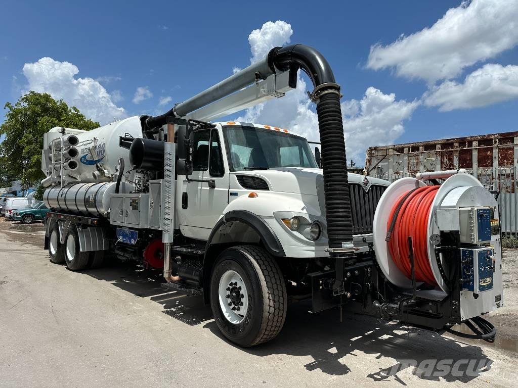 International 7500 Saug- und Druckwagen