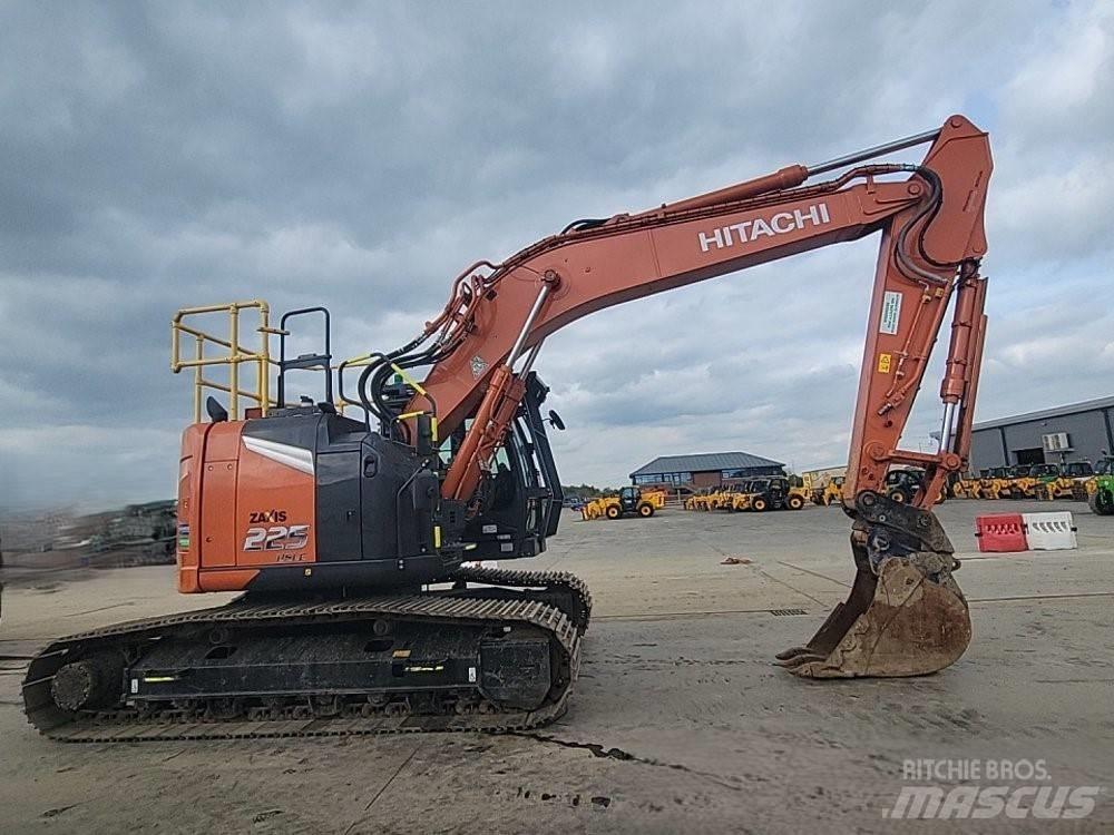 Hitachi ZX225USLC-7 Raupenbagger