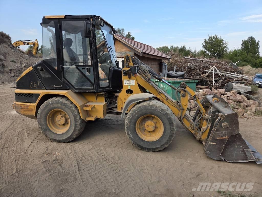 CAT 906 Radlader