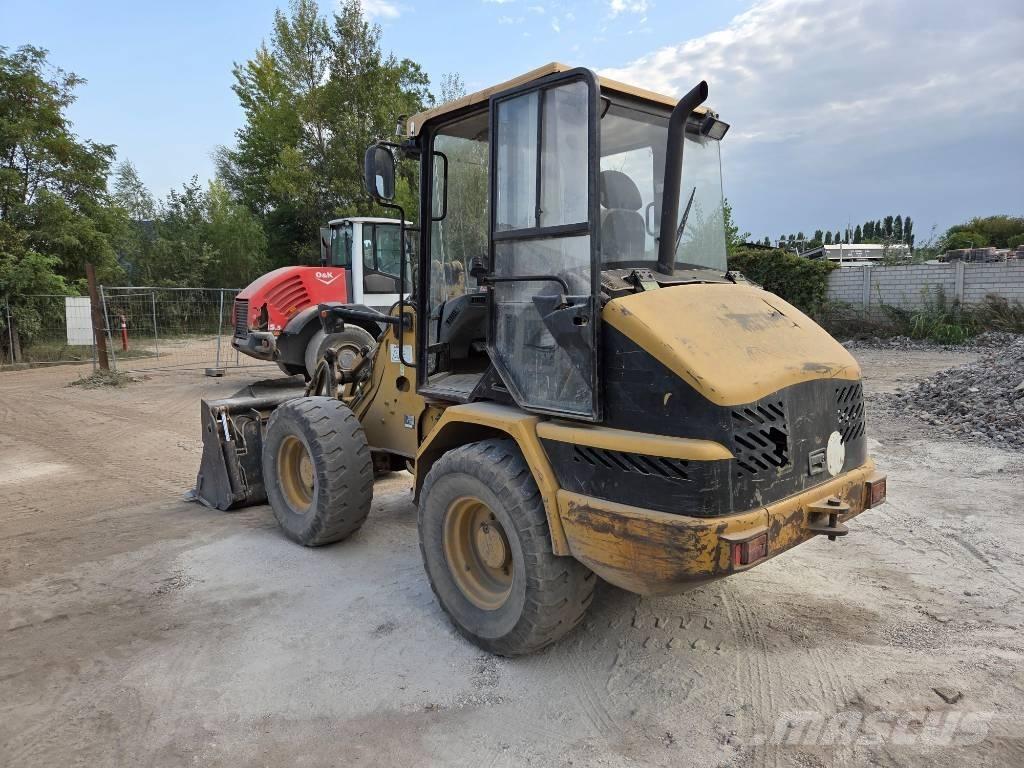 CAT 906 Radlader