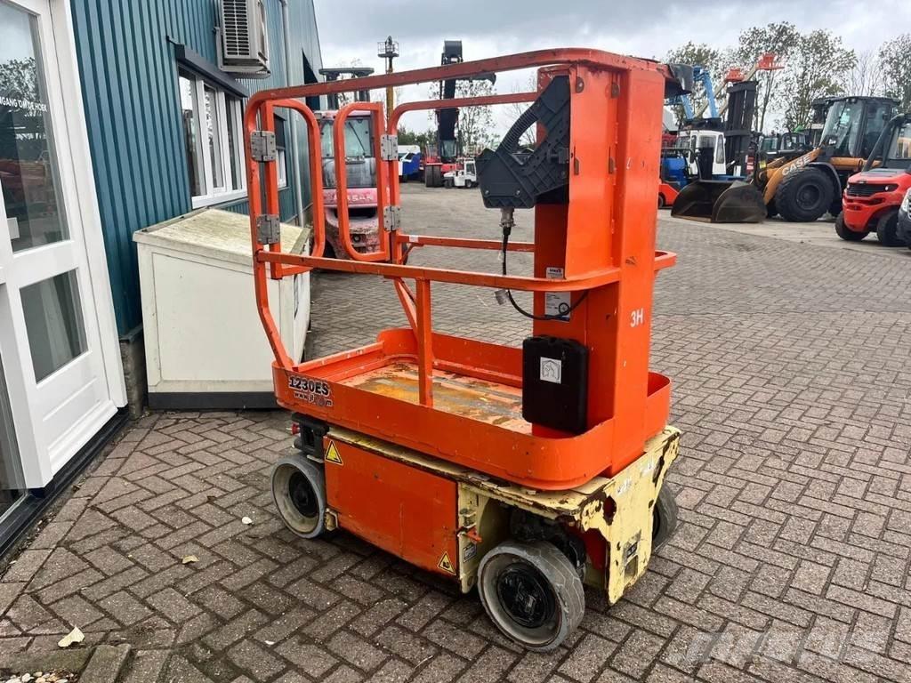 JLG 1230ES Teleskopbühnen