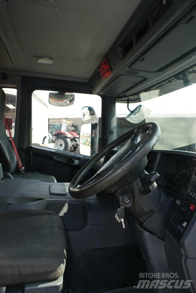 Scania P 360 CB Pritschenwagen mit Seilwinde
