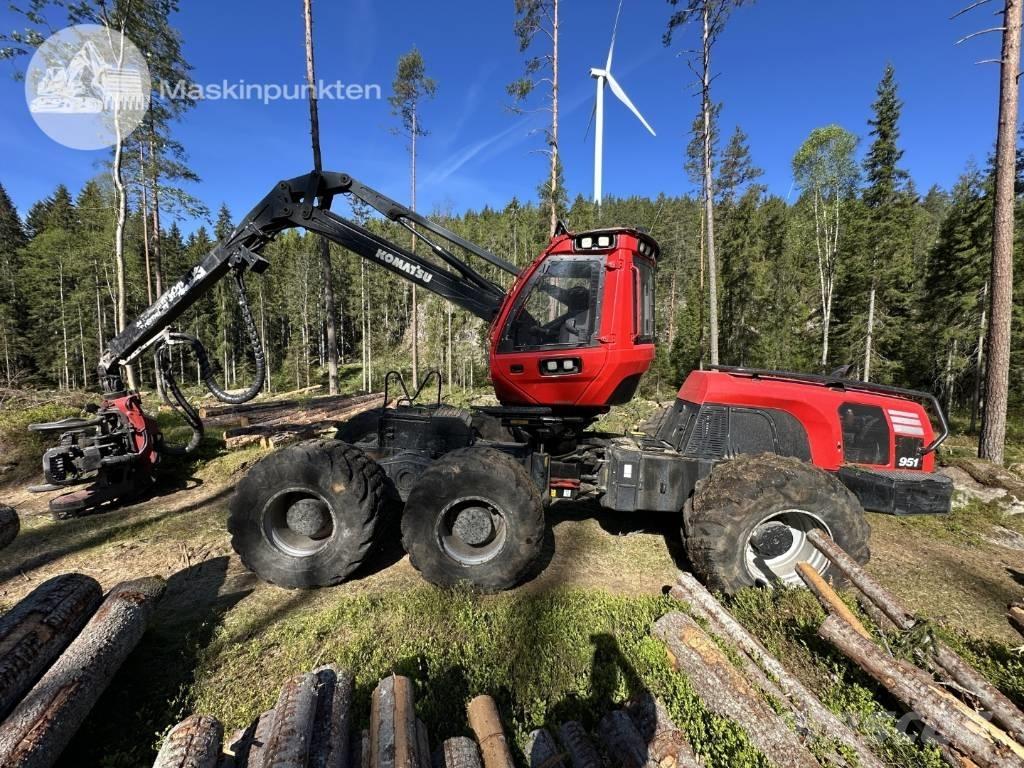 Komatsu 951 Harvester