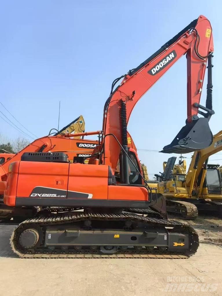 Doosan DX 225 LC Raupenbagger