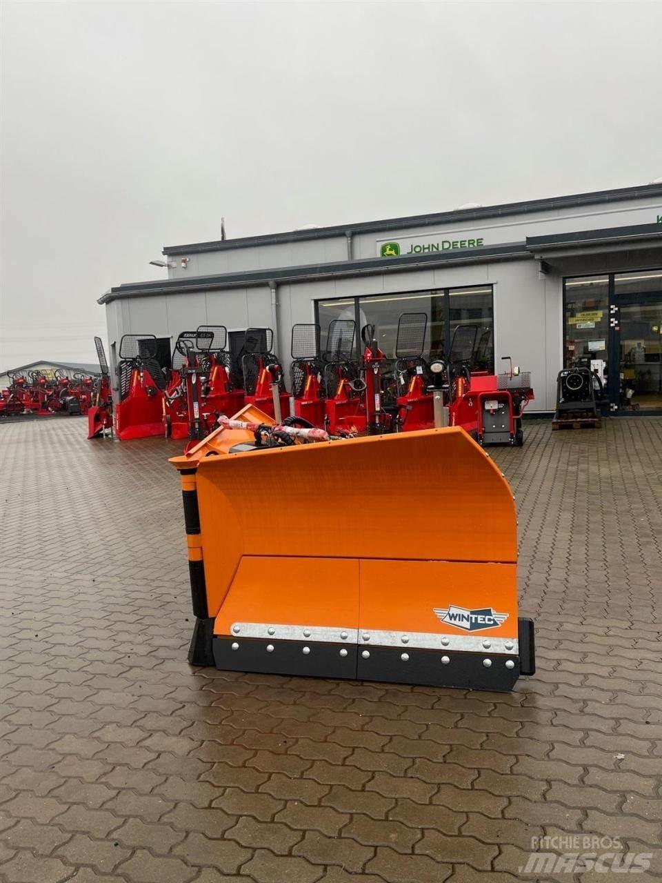  Wintec Vario XM320 Schneeschilde und -pflüge