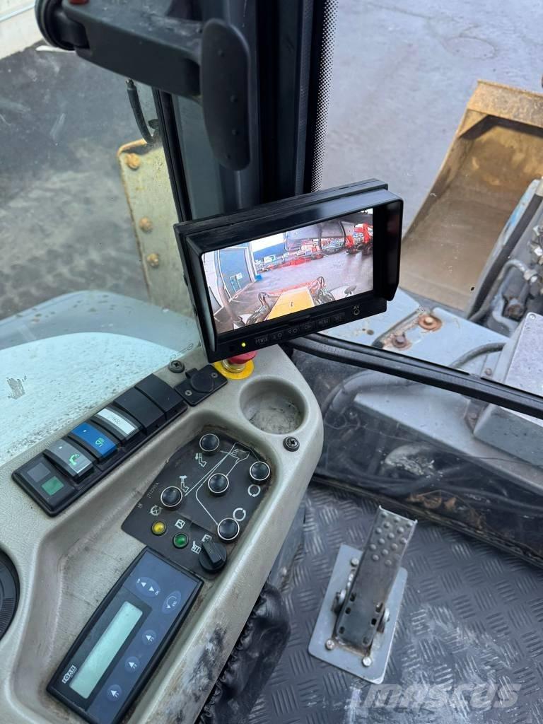 Lännen 8800 E Baggerlader