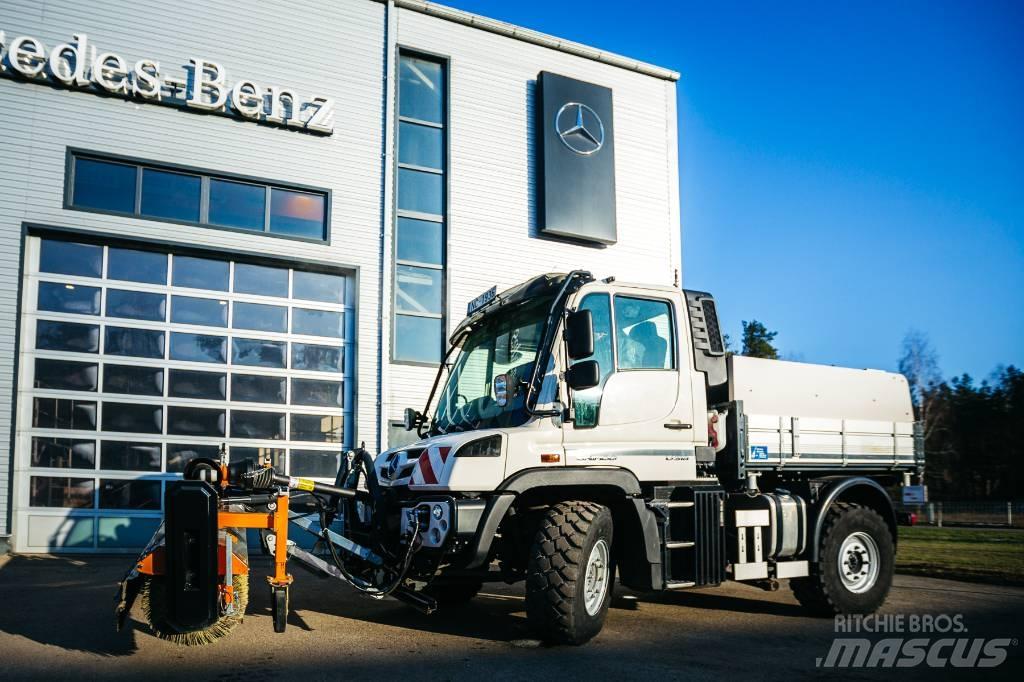 Unimog U 318 Kehrmaschine