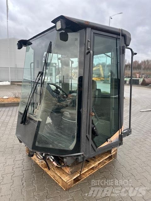 CASE 721 F USED CAB Kabinen