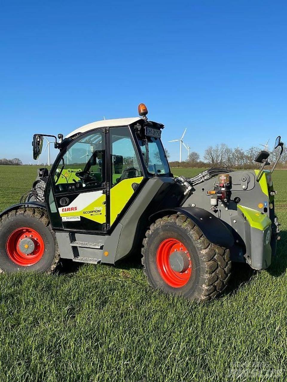 CLAAS SCORPION 756 Teleskopbühnen