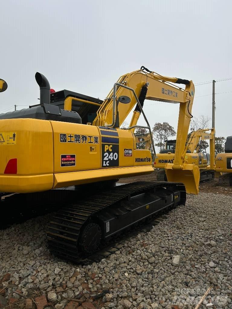 Komatsu 240-8 Raupenbagger