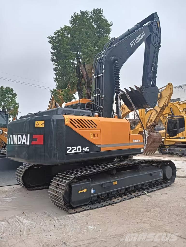 Hyundai 220 LC-9T Raupenbagger