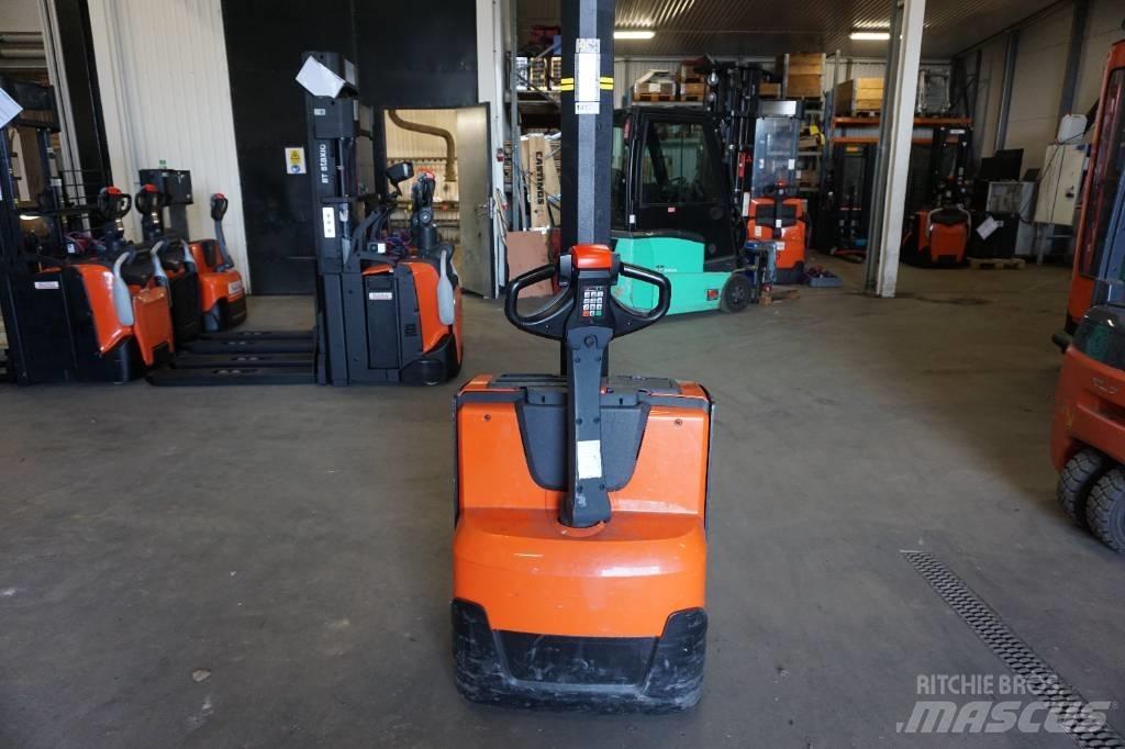 Toyota SWE080L Deichselstapler