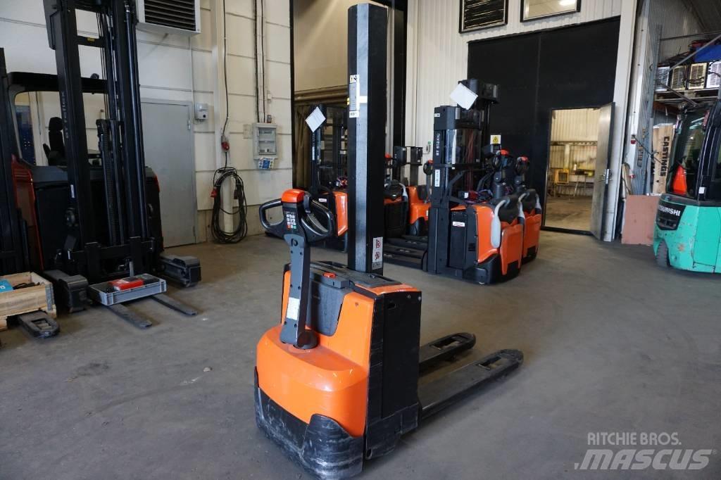 Toyota SWE080L Deichselstapler