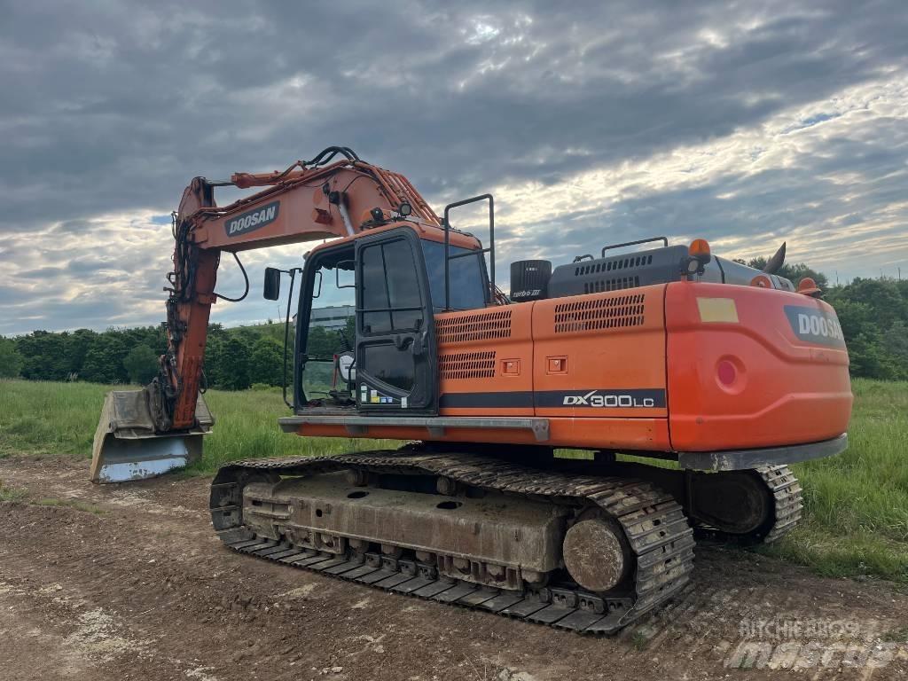Doosan DX 300 LC Raupenbagger