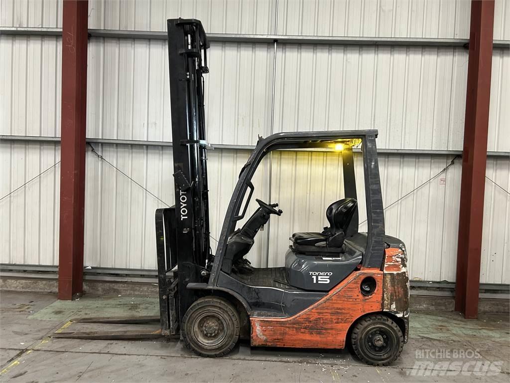 Toyota 02-8FDF15 Dieselstapler