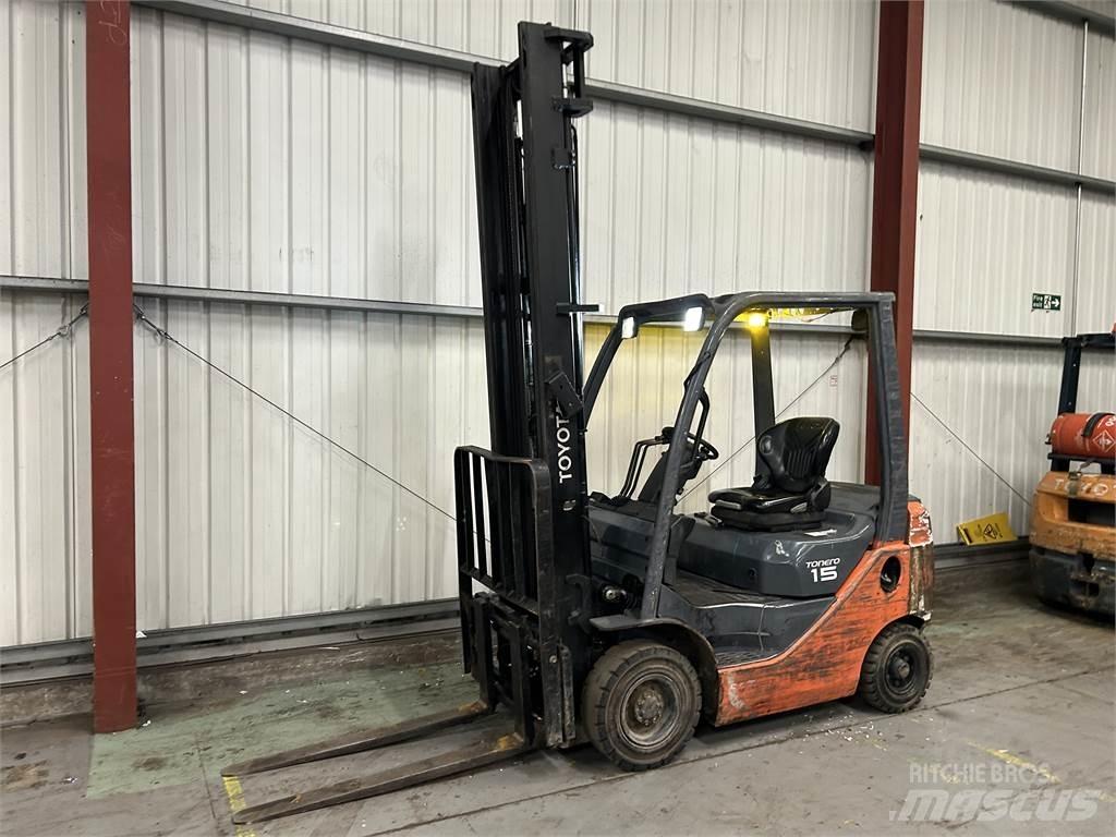 Toyota 02-8FDF15 Dieselstapler