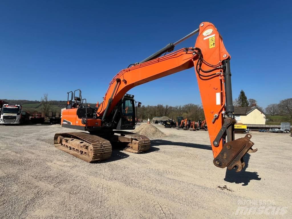 Doosan DX 225 Raupenbagger