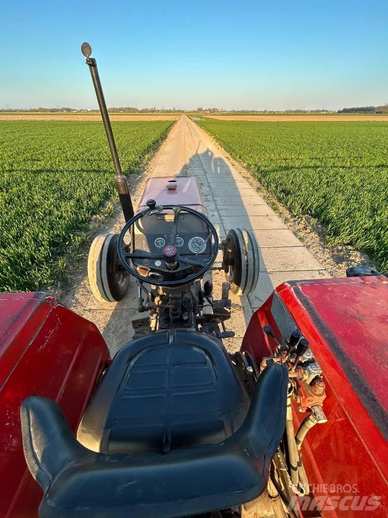 Massey Ferguson 240 Traktoren
