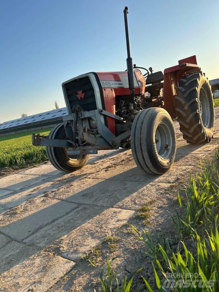 Massey Ferguson 240 Traktoren