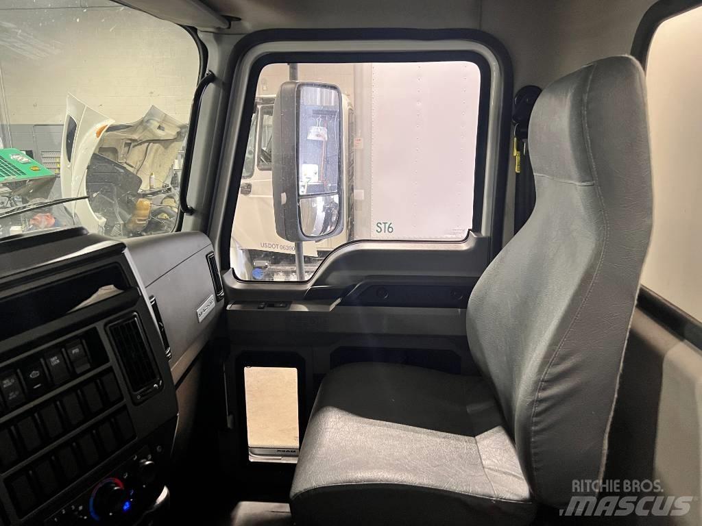 Mack MD 6 Kofferaufbau