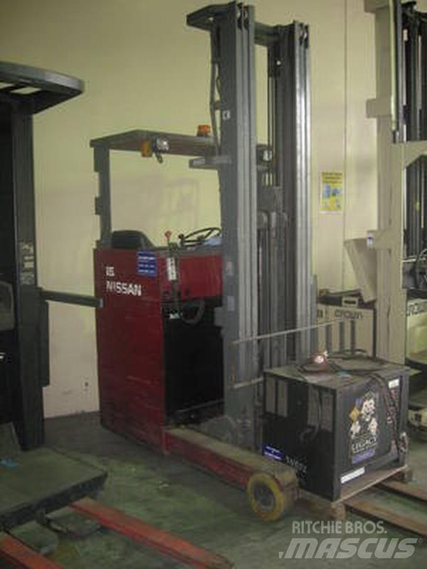 Nissan Reach Truck Schubmaststapler
