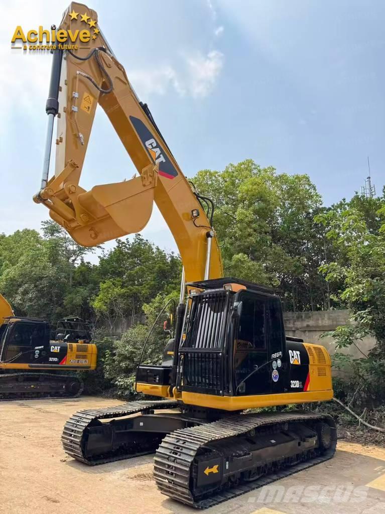 CAT 323D2L Raupenbagger