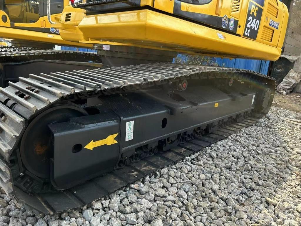 Komatsu 240-8 Raupenbagger