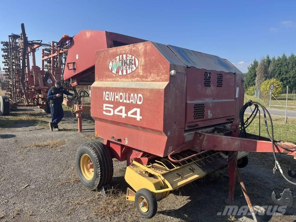 New Holland 544 Rundballenpressen