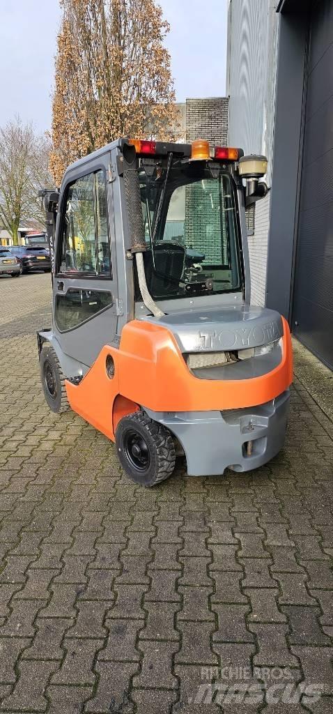 Toyota 02-8FDF25 Gasstapler