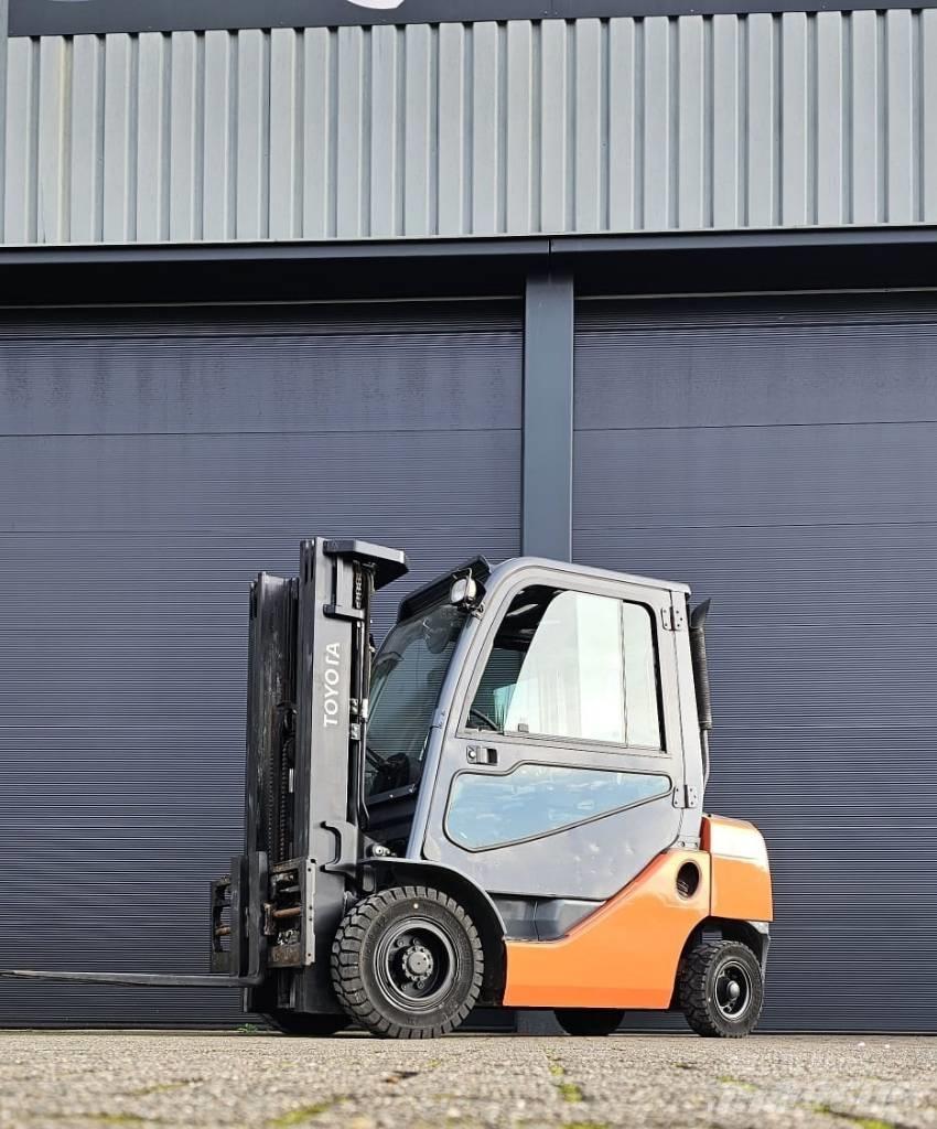 Toyota 02-8FDF25 Gasstapler