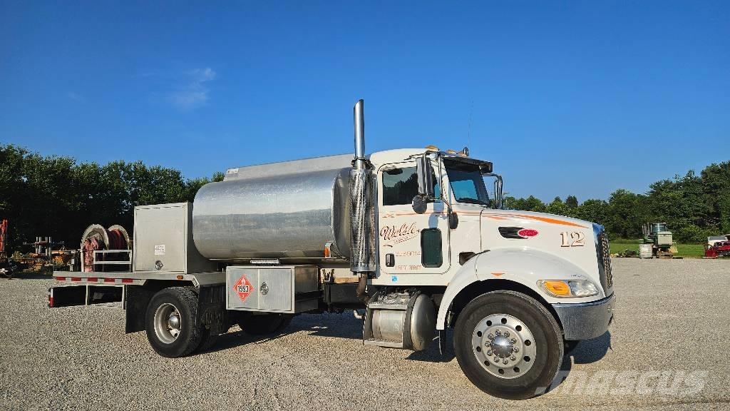 Peterbilt PB335 Tankwagen