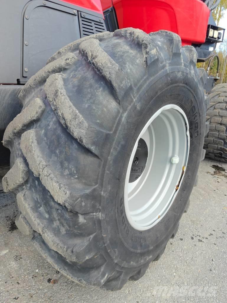 Komatsu 951 Harvester