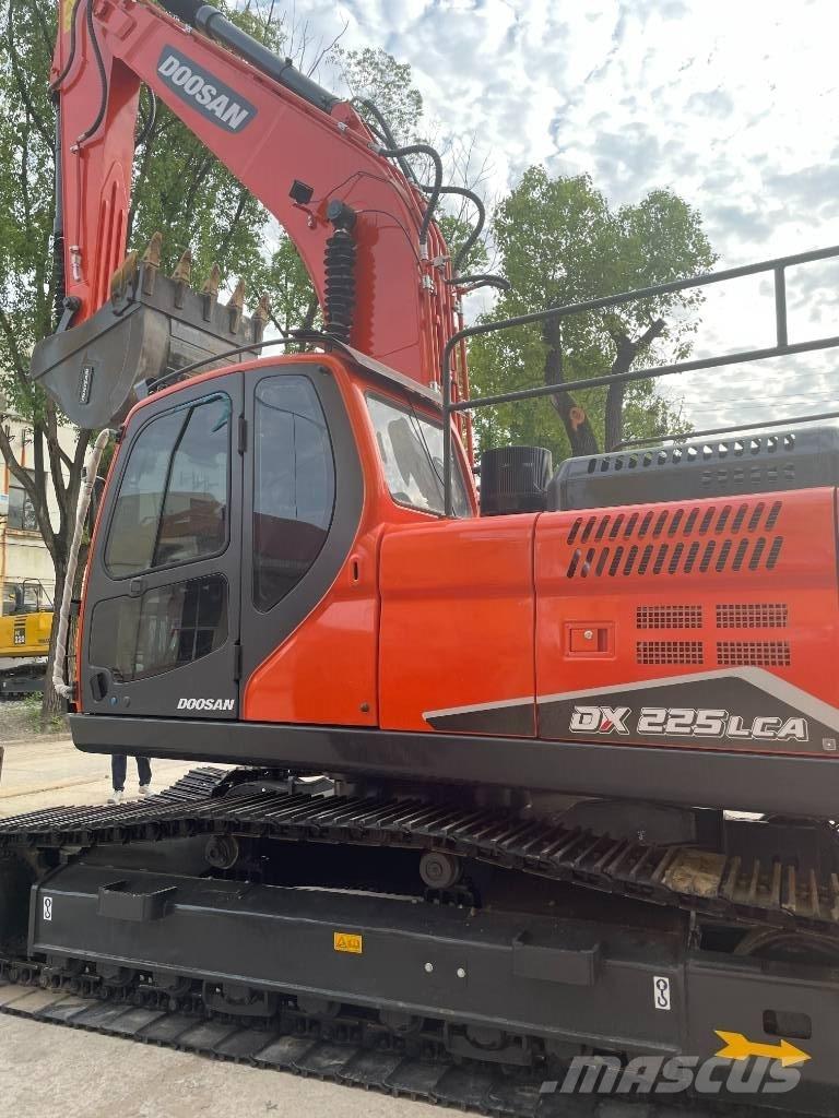 Doosan DX 225 Midibagger  7t - 12t