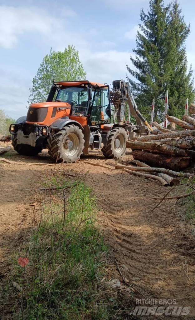 JCB Fastrac 3230 Forsttraktoren