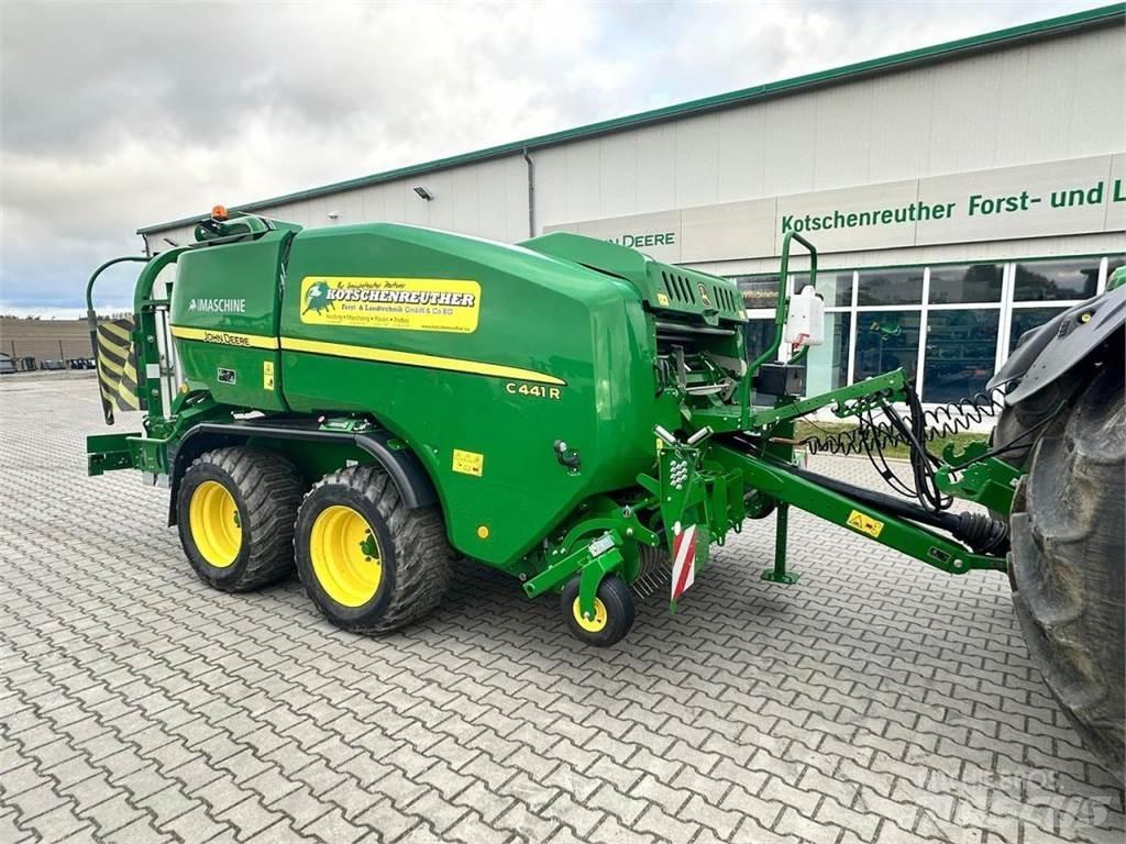 John Deere C441R Rundballenpressen