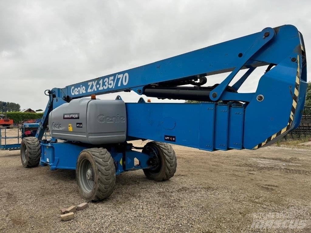 Genie ZX 135/70 Gelenkteleskoparbeitsbühnen