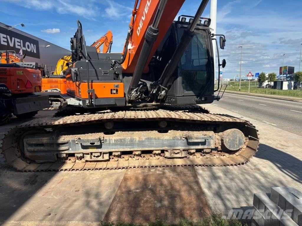 Develon DX300LC-7K Raupenbagger