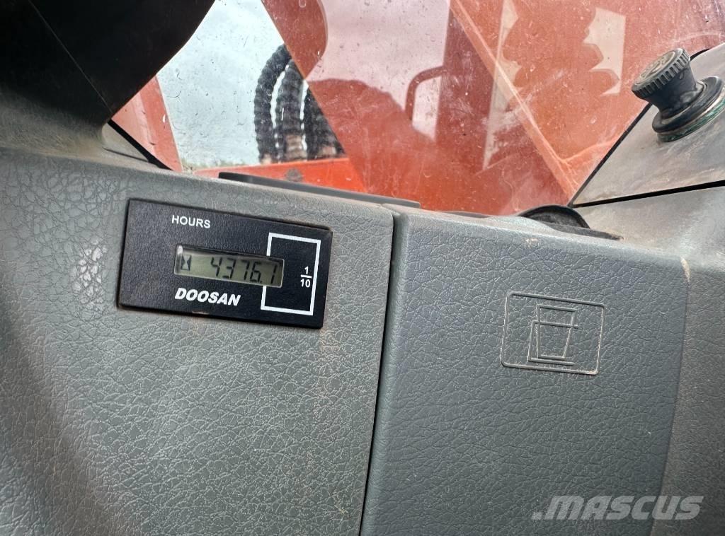 Doosan DX 140 LCR-3 Raupenbagger