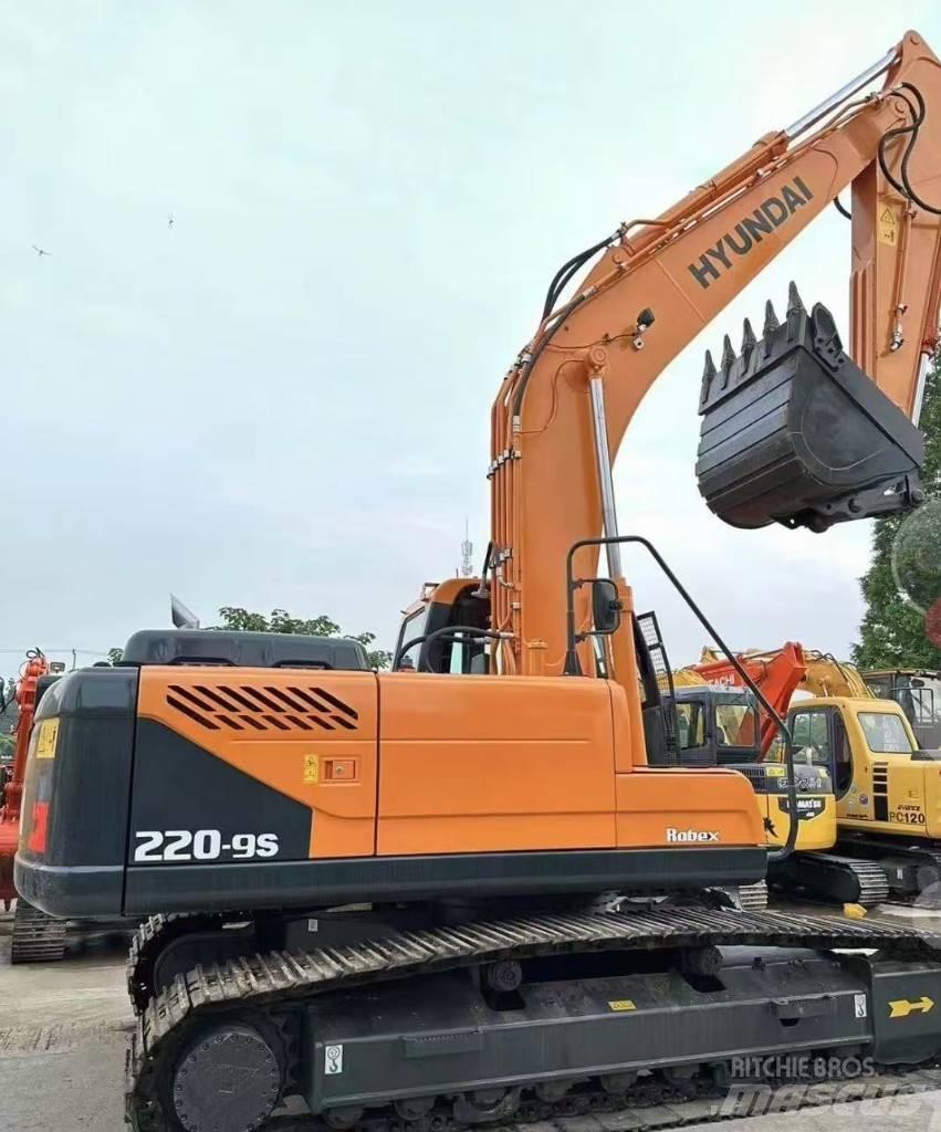 Hyundai 220-9 Raupenbagger
