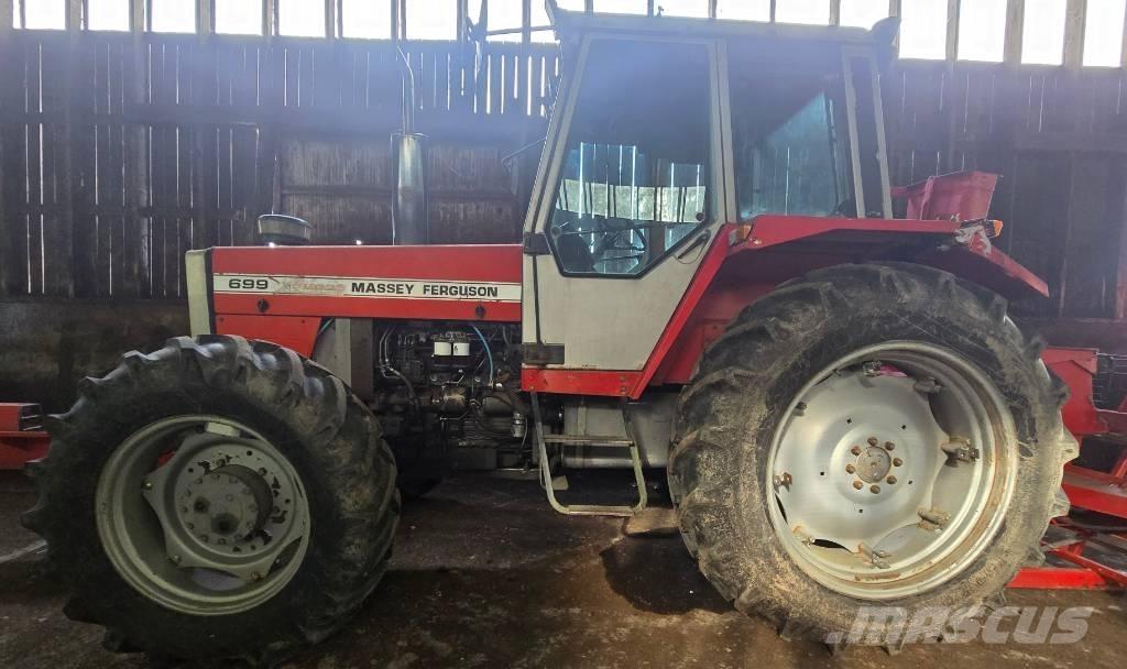 Massey Ferguson 699 Traktoren