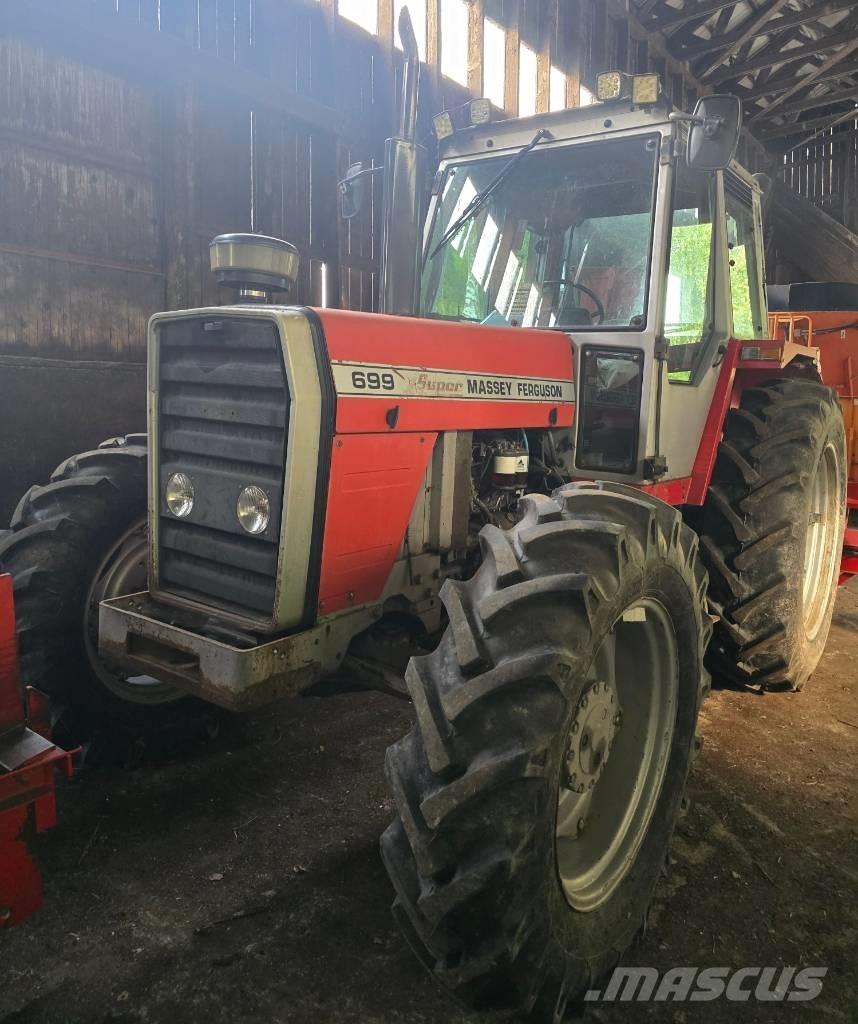 Massey Ferguson 699 Traktoren