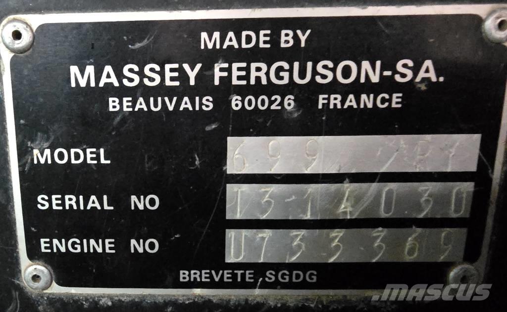 Massey Ferguson 699 Traktoren