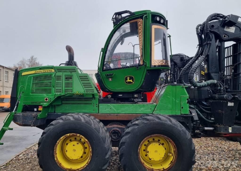 John Deere 1910 G Forwarder
