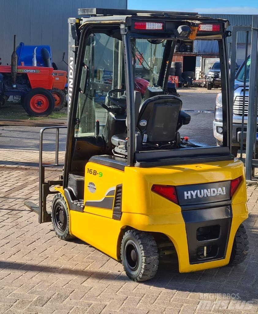 Hyundai 16 B-9 Elektrostapler