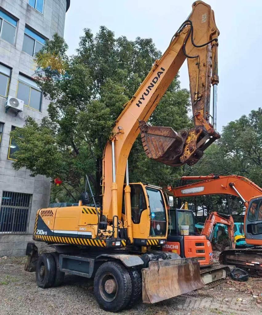 Hyundai r210w-9 Mobilbagger